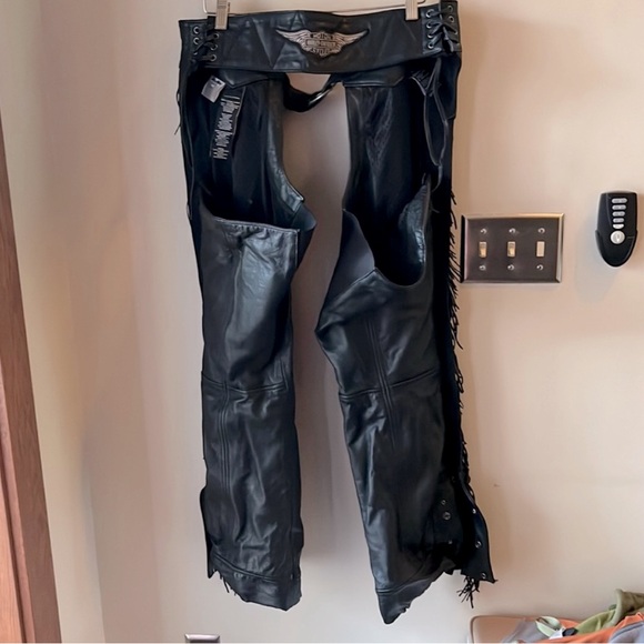 Women’s XL Harley Davidson leather fringe chaps - Picture 4 of 14